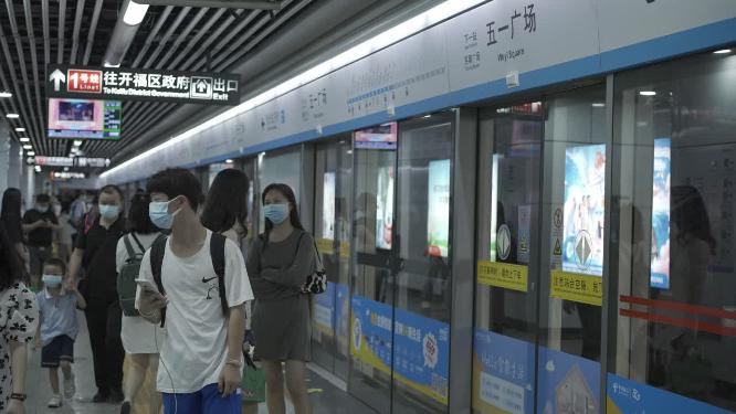 长沙地铁站内