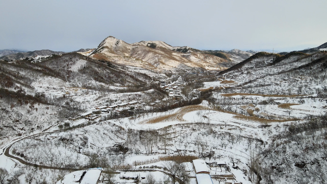 辽宁山区农村冬天雪景