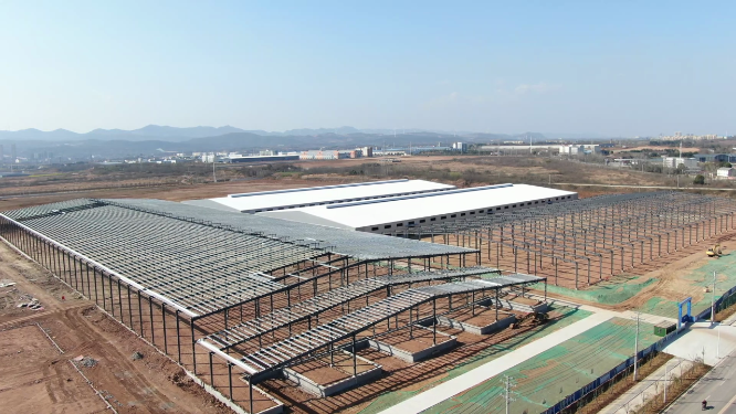 建设中的湖北荆门海太欧林工业厂房
