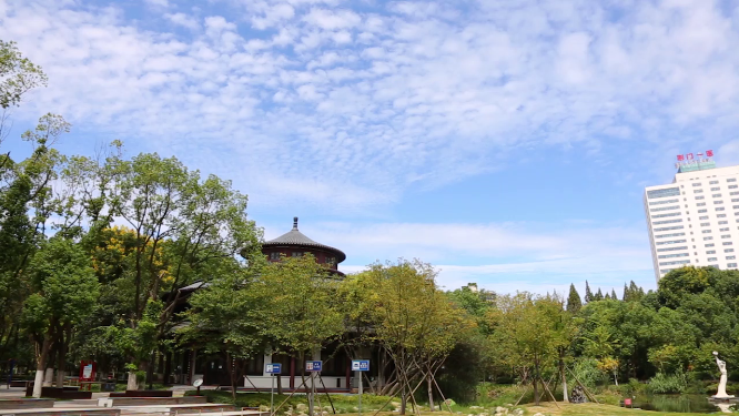 湖北荆门龙泉公园天空景色