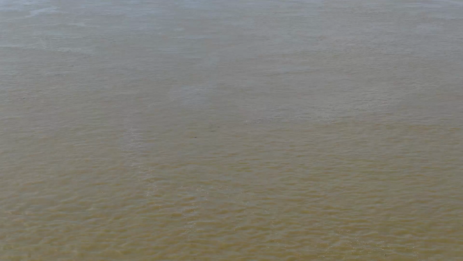 航拍汉江涨水 