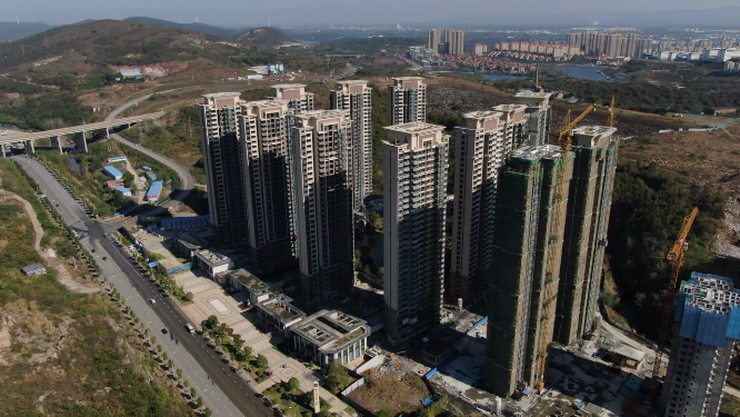 湖北荆门建设中的楼盘航拍