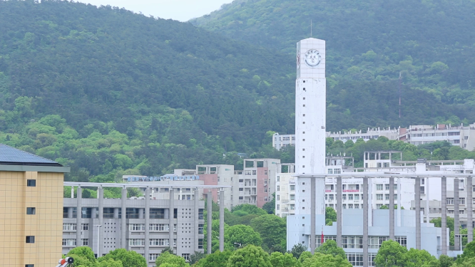 湖北荆门荆楚理工学院钟楼 