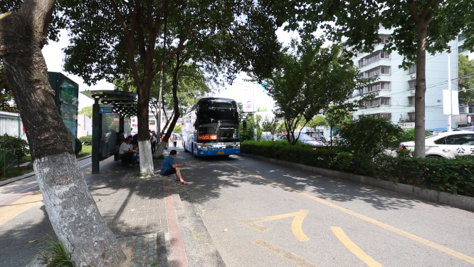 湖北荆门2022年高考专车行驶 