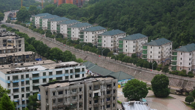 湖北航拍高楼林立的城市