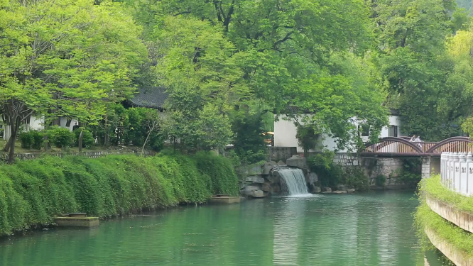 小桥流水的自然风光