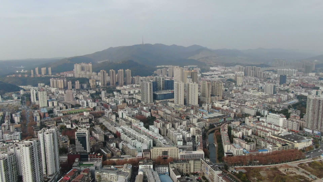 湖北航拍高楼林立的城市