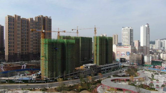湖北航拍高楼林立的城市