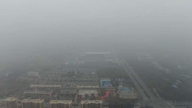 湖北荆门航拍雾霾城市 