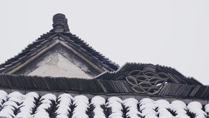 雪中古镇