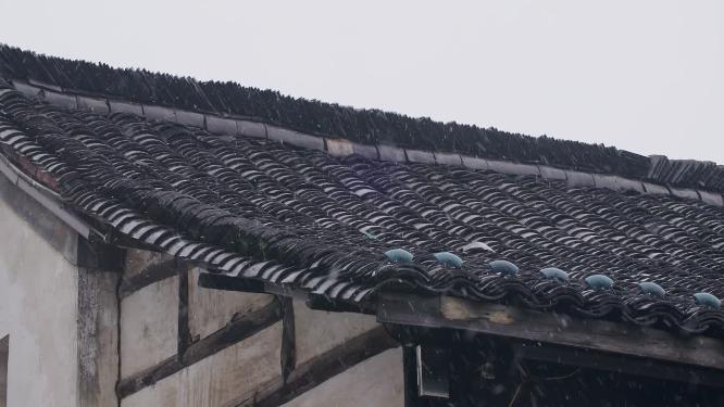 雪中古镇