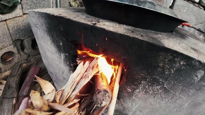 过年农村烧柴火炖肉