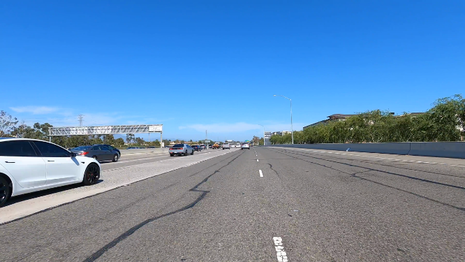 延时拍摄城市道路行驶