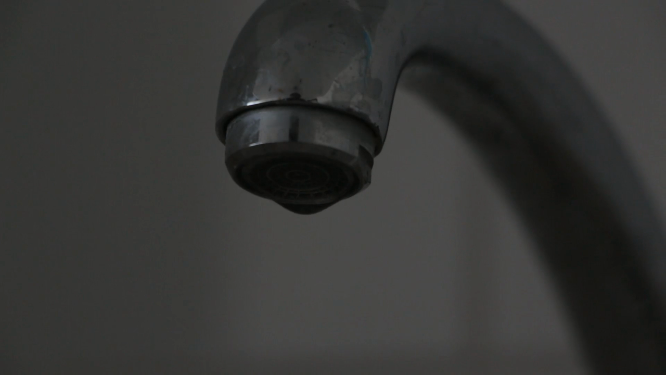 滴水的水龙头