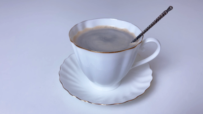 白色咖啡杯
