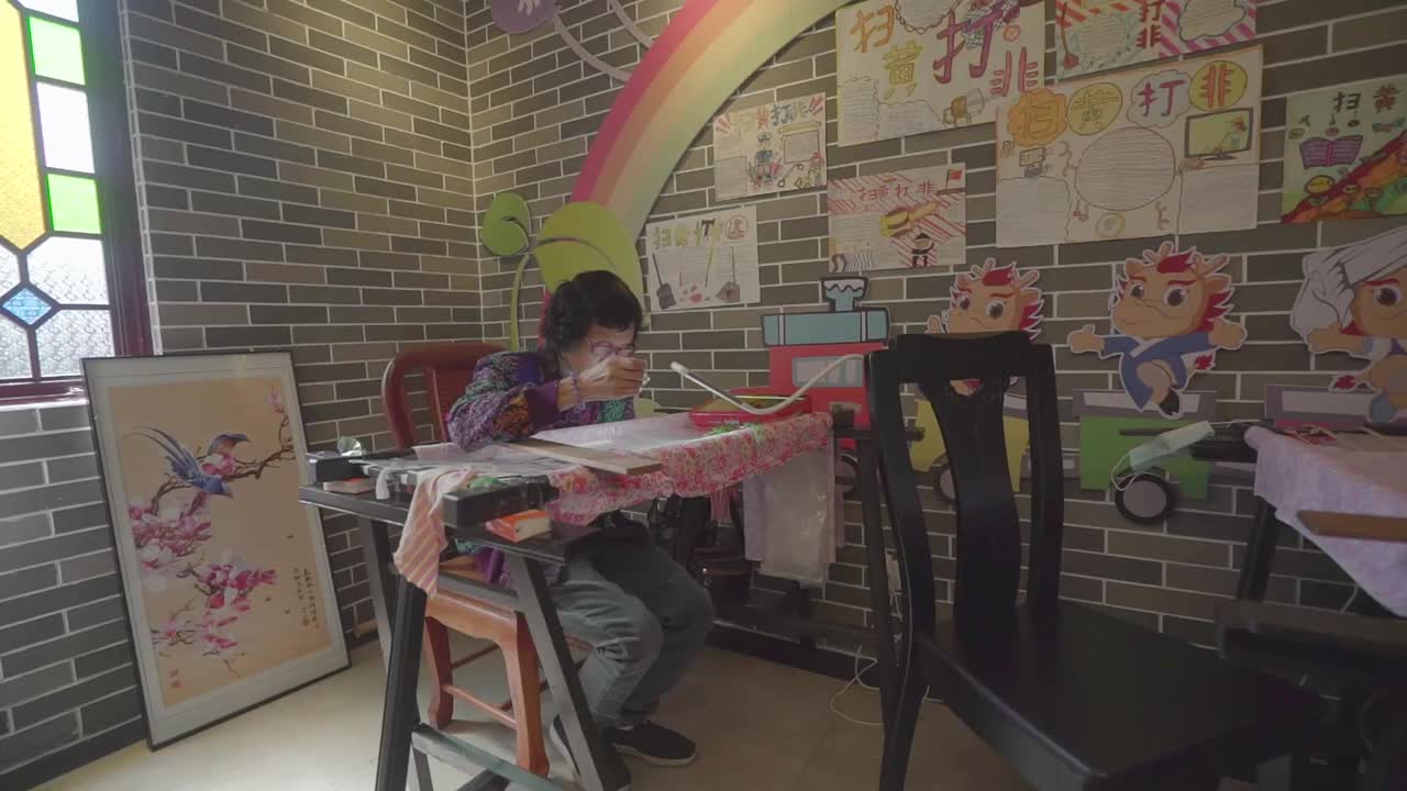 岭南文化西关老人刺绣