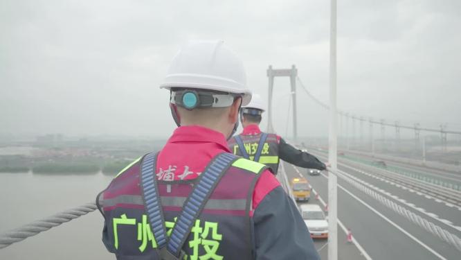 桥梁维修人像道路施工人员危险施工走高架桥