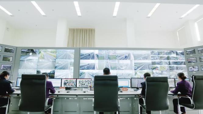 高速公路路网运行监控指挥中心监控画面