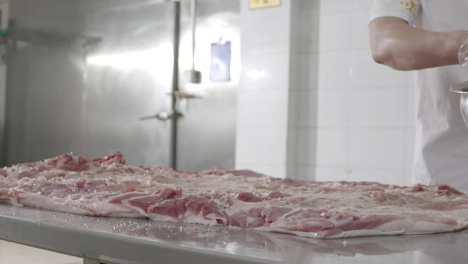 广东美食烤脆皮猪烧腊做烧猪腌猪肉切猪肉