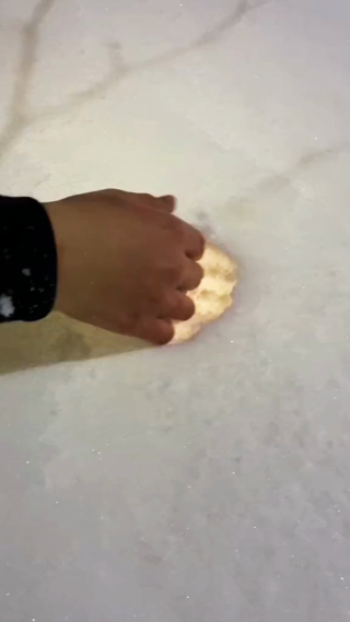 挖雪洞