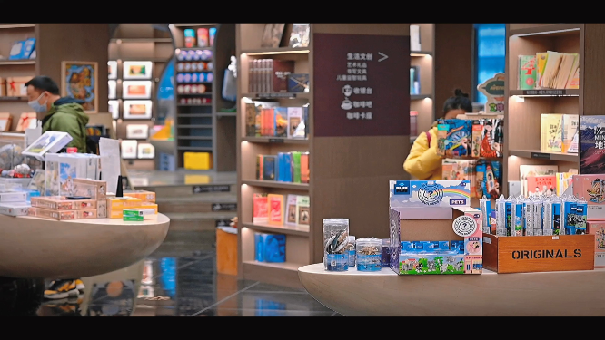 城市书店暖光氛围拍摄
