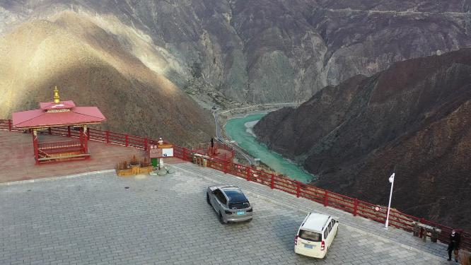 金沙江峡谷与金沙江大湾