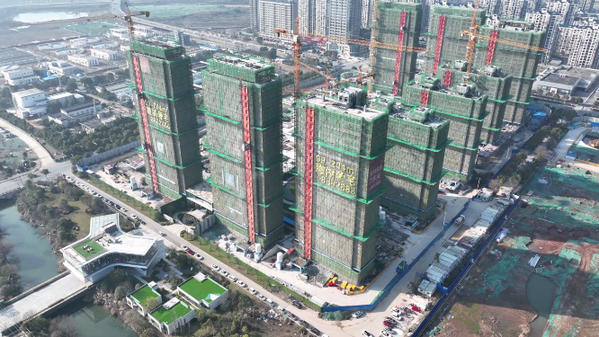 航拍城市高楼建设施工画面