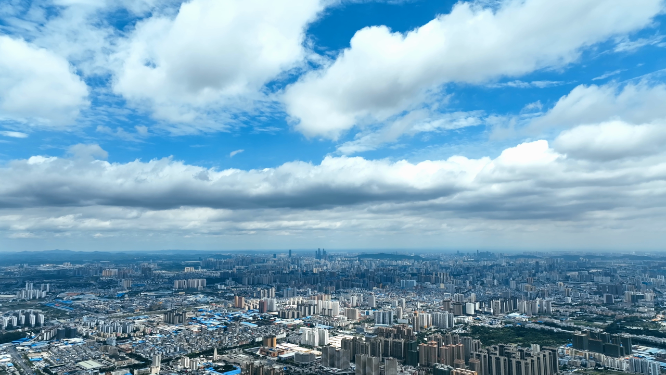 航拍城市蓝天白云