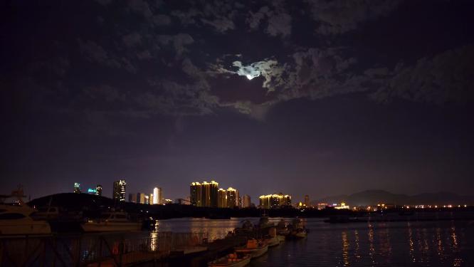威海小石岛港湾看木星合月