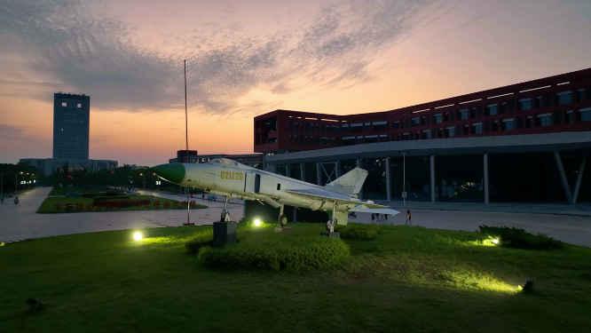 南昌航空大学及城市夜景