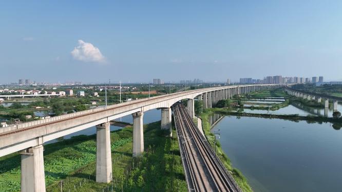 高铁驶来