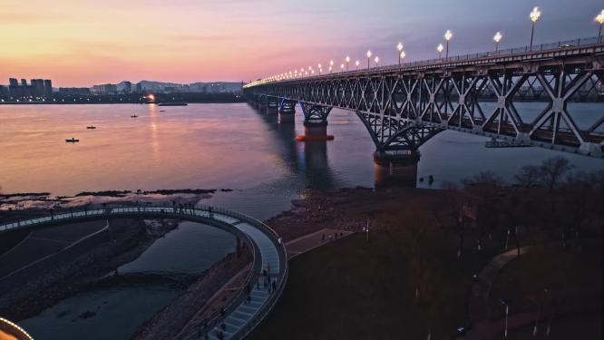 航拍夕阳下的南京长江大桥集锦二