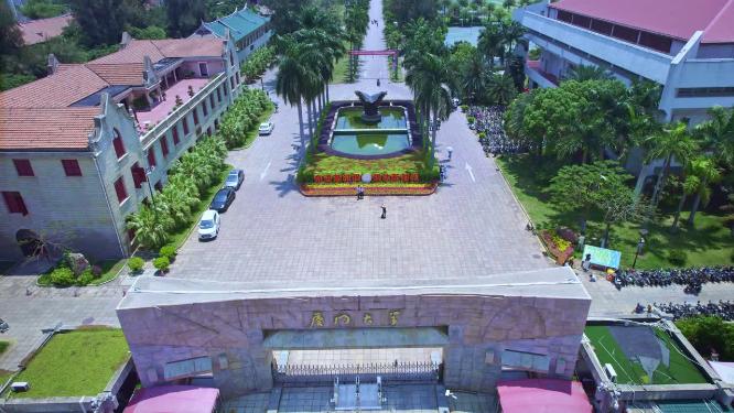航拍福建厦门大学建筑