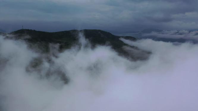 云瑶雪峰山厚重云雾航拍