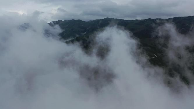 云瑶雪峰山厚重云雾航拍
