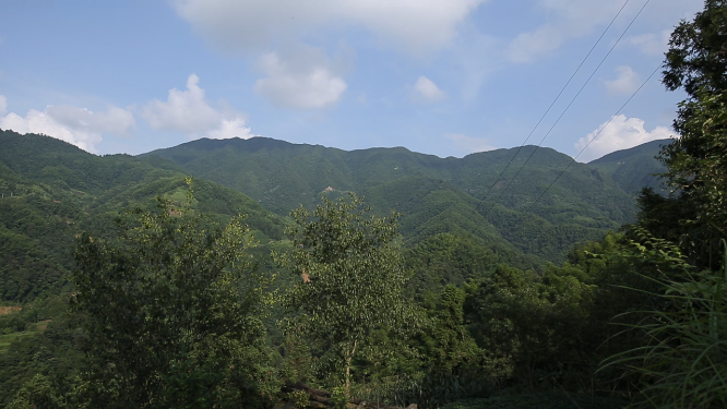 溆浦国家森林公园山顶蓝天