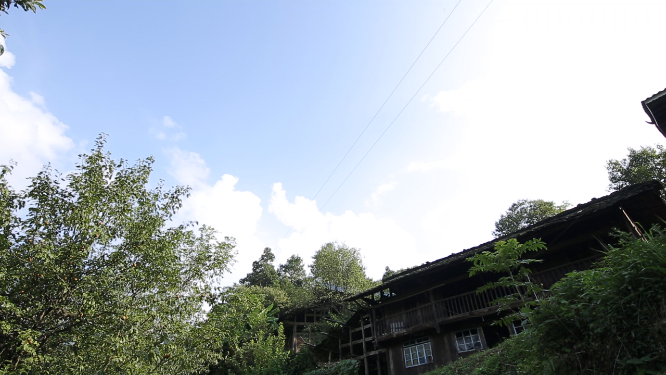 溆浦国家森林公园山顶蓝天