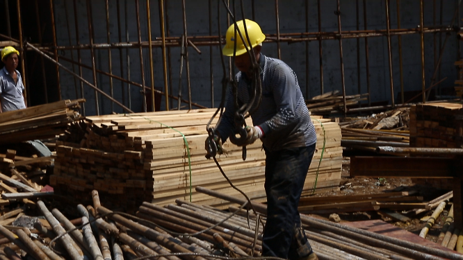建筑工人建筑工地片段