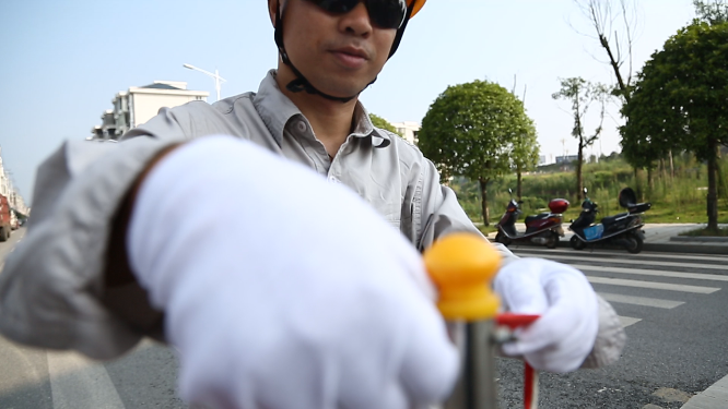 高压电网工人工作