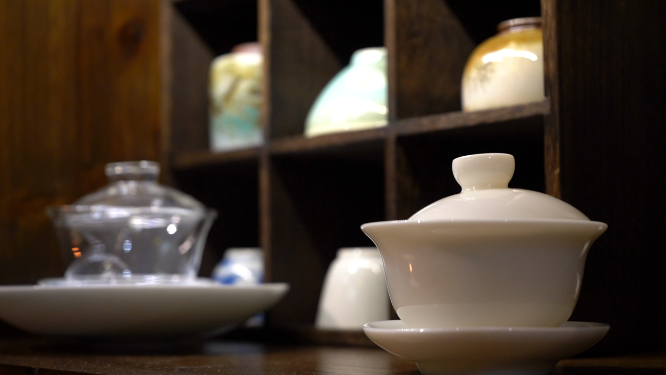精美陶罐茶盏展示