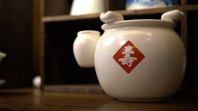 精美陶罐茶盏展示