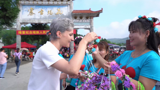 《外国人在中国》栏目素材
