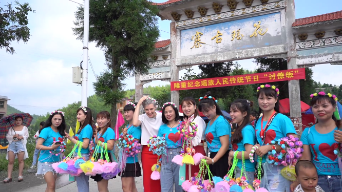 《外国人在中国》栏目素材