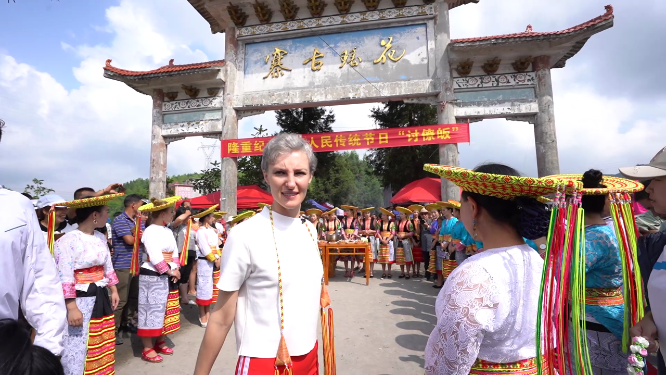 《外国人在中国》栏目素材