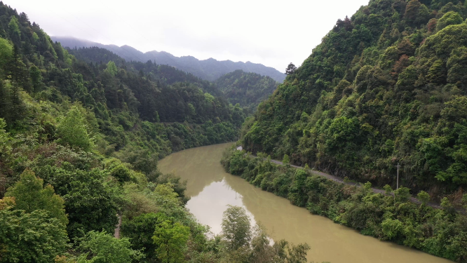 航拍穿岩山森林公园 