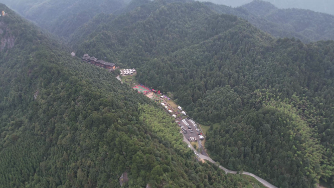 航拍雪峰山 