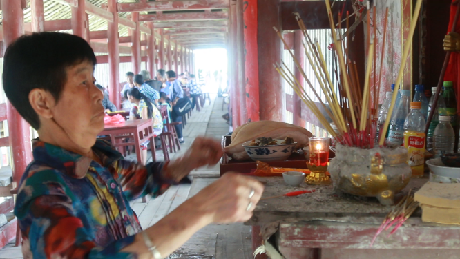 虎形山讨僚皈人物祭拜