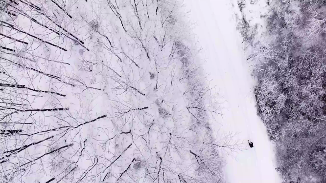 雪峰山的火塘屋 