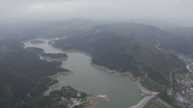 高山台地山谷河流航拍素材