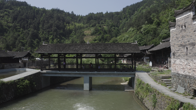 高山台地廊桥航拍 
